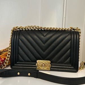 Chanel Flap V bag  Chev/black